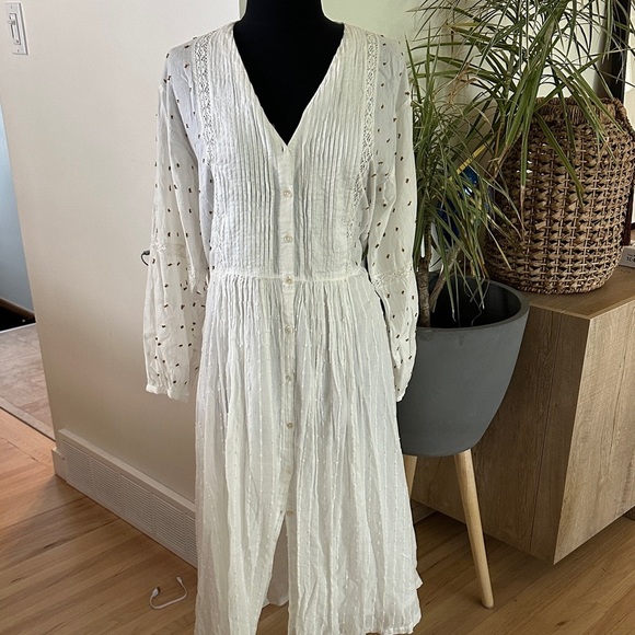 Zara Boho White Flowy Button Down Dress - Picture 2 of 13